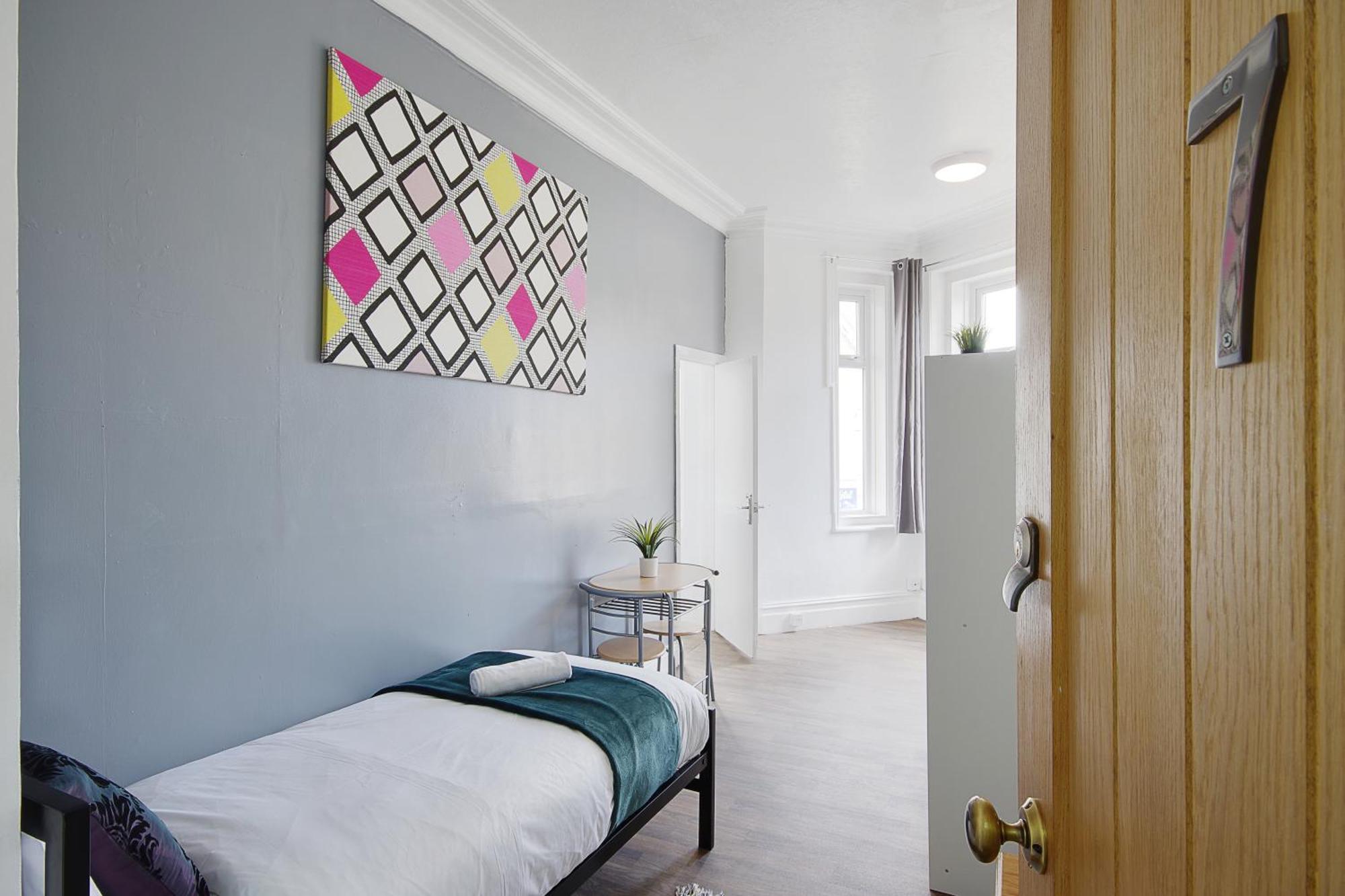 Hotel Azure Beach Борнмът Екстериор снимка